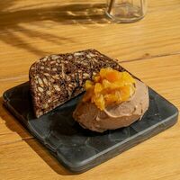 Паштет из куриной печени с мандариновым вареньем в Bistro Pizzateca 9.8