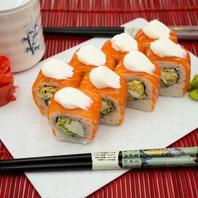 Ролл фирменный Нежный в Sushi Pizza по цене 550 ₽