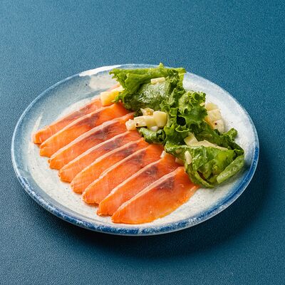 Кета холодного копчения с картофелем в Мираж по цене 300 ₽