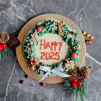 Бенто-торт Новогодний венок Happy 2025 в Marys Cakes