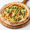 Пицца с цыплёнком, томатами черри и пестов Formaggi по цене 825