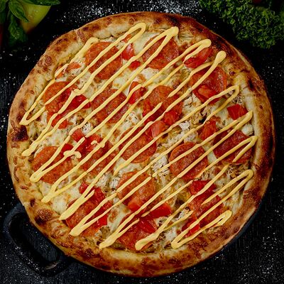 Пицца Сырный цыпленок 38 см в Hot Pizza по цене 1350 ₽