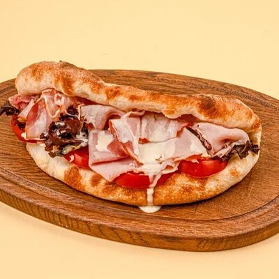 Лепешка с тамбовским окорокомв Хачапури: выпечка & вино по цене 540 ₽