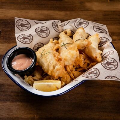 Фиш энд чипс в John Gilroys по цене 720 ₽