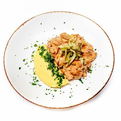 Бефстроганов с грибами в Гриль house по цене 360 ₽