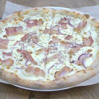 Пицца Карбонара в Pizza Mafia