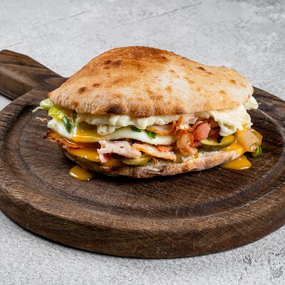 Пучча Брекфаст с яйцом и беконом в Сие Паста по цене 650 ₽