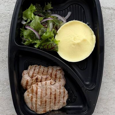 Медальоны из свиной вырезки с картофельным пюре в Еду домой по цене 380 ₽