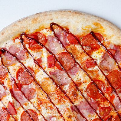 Дикая мяснаяв Пятницца Пицца по цене 540 ₽