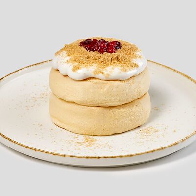 Панкейк Медовик с брусникой в Fluffy Fluffy по цене 770 ₽