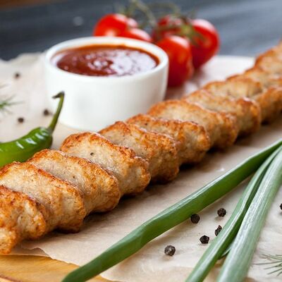 Люля-кебаб из курицы в Суши пицца бургер по цене 382 ₽