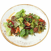 Салат с бараниной в ИТЛЕ Стейк-кафе Halal