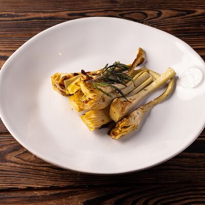 Артишоки жареные с розмарином в Luciano по цене 790 ₽