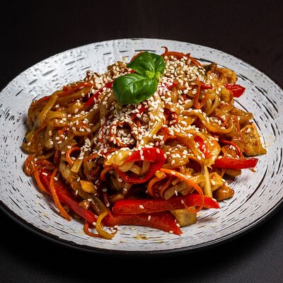 Wok Удон с овощами в ЛОСОСЬ бар по цене 320 ₽