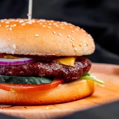 Бургер с говяжьим бифштексом в Gatsby по цене 800 ₽