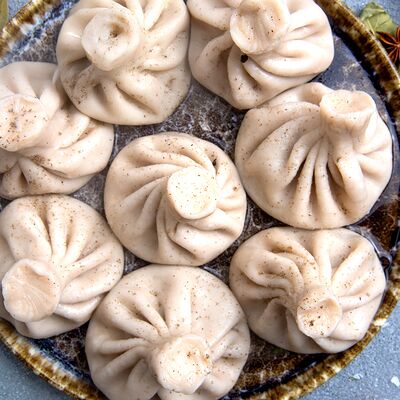 Хинкали с мясом вареные 3 шт в Звёздная ночь по цене 585 ₽