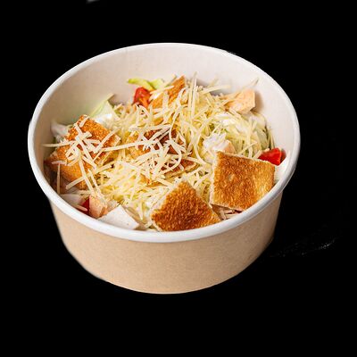 Салат Цезарь с курицей в Вкусные суши по цене 549 ₽