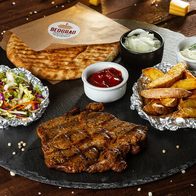 Сет на одного со свиной шейкой в Гриль-бар Београд по цене 500 ₽