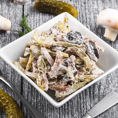 Салат Три друга в ARM HOUSE по цене 450 ₽