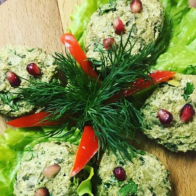 Шпинат с орехами в Чито-гврито по цене 550 ₽