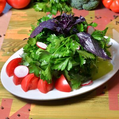 Сезонные овощи с ароматной зеленью в АйДаБаран по цене 1290 ₽