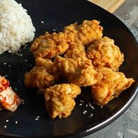 Стрипсы и рис в Korean Chicken