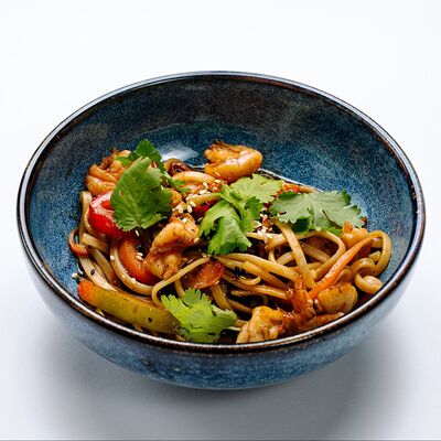 Вок с креветкамив Каспий по цене 682 ₽