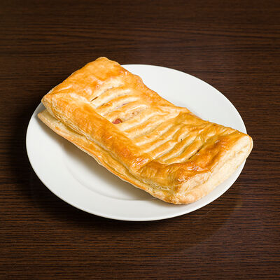 Слойка с ветчиной и сыром в Мини-пекарня по цене 160 ₽