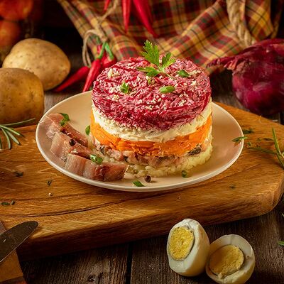 Салат Сельдь под шубой в Мандариновый гусь по цене 235 ₽