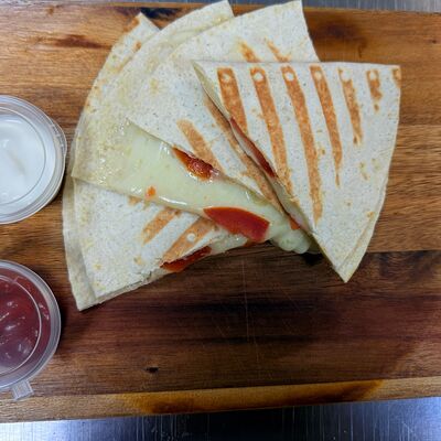 Сырная кесадия в Ave Coffee по цене 310 ₽