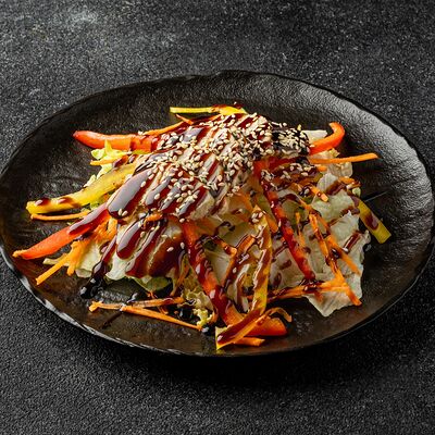 Салат с курицей терияки в Роллофф по цене 349 ₽