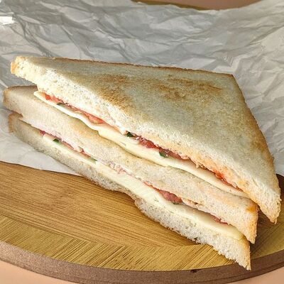 Сэндвич с куриным филе в Пряно-Румяно по цене 239 ₽