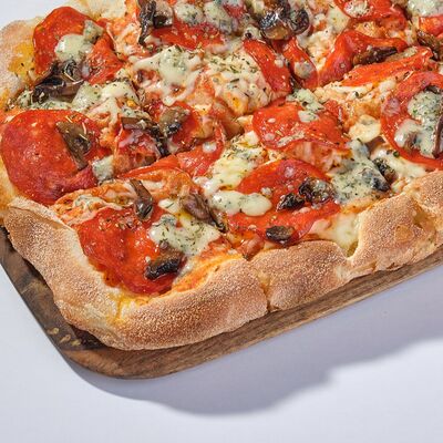 Пиццета Трюфельная пепперони в YO! PIZZA по цене 480 ₽