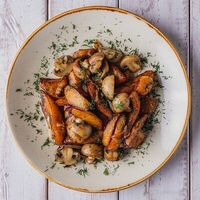 Картофель жареный с грибами в Хинкальная экспресс