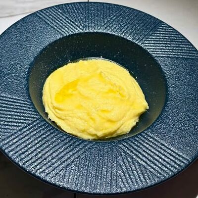 Пюре картофельное с трюфельным маслом в Kaif Lounge по цене 300 ₽