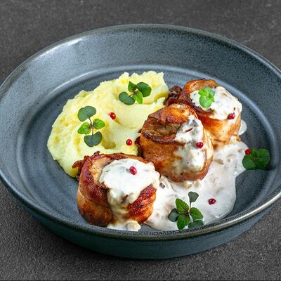 Медальоны из свиной вырезкив Merzen по цене 680 ₽