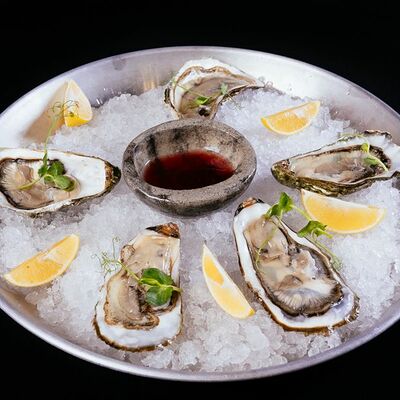 Устрица живая хасанская маленькая в Oysters по цене 250 ₽