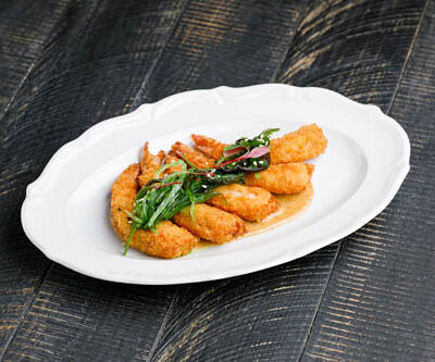 Креветки в панко с кунжутным соусом Яндекс в Снегири на Лагерном по цене 870 ₽