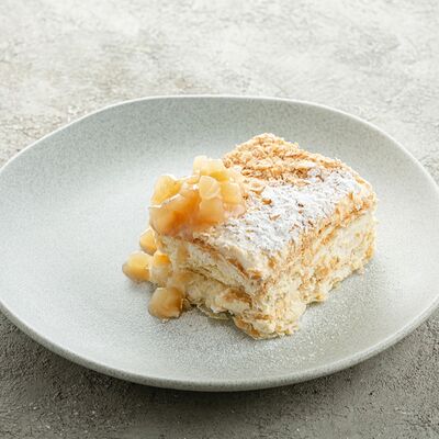 Наполеон с грушевым компоте в Склад 22 по цене 490