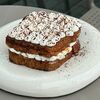 Френч-тост с ванильным кремом и земляничным кули в Plump coffee по цене 550