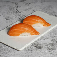 Суши лосось 2 шт в Corneli Pizza