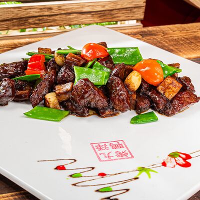 Говядина в перечном соусе в J.Z. Peking Duck по цене 2350 ₽