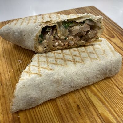 Шаурма из курицы в Шашлыкян Кебаб Чебурекович по цене 350 ₽
