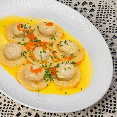 Красивые пельмени с тремя видами рыбы в Краса по цене 947 ₽