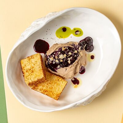 Паштет из цыпленка с соусом из черники в PastaMore по цене 550 ₽