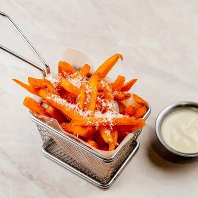 Батат фри в Лебовски Пицца и Боулинг по цене 390 ₽