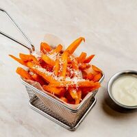 Батат фри в Лебовски Пицца и Боулинг