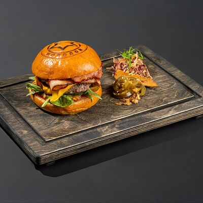 С мраморной котлетой и беконом в Вечно Молодой по цене 890 ₽