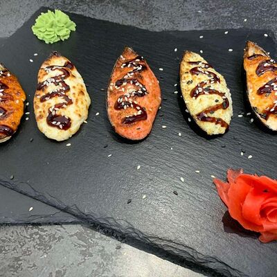 Мидии запеченные в SushiPizza по цене 750 ₽