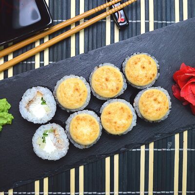 Запеченный ролл Асахи в 4 Лосося по цене 499